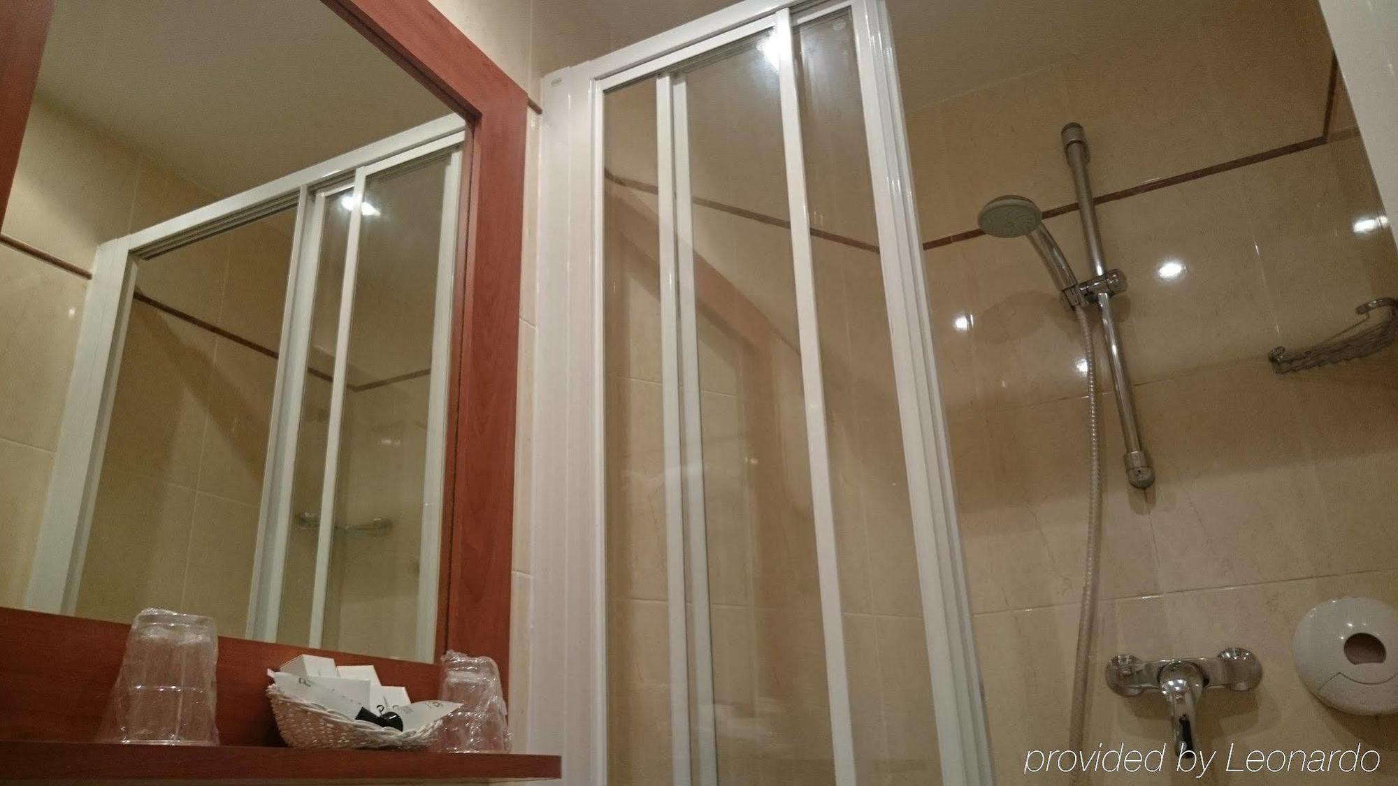 Hotel De Geneve Paris Luaran gambar